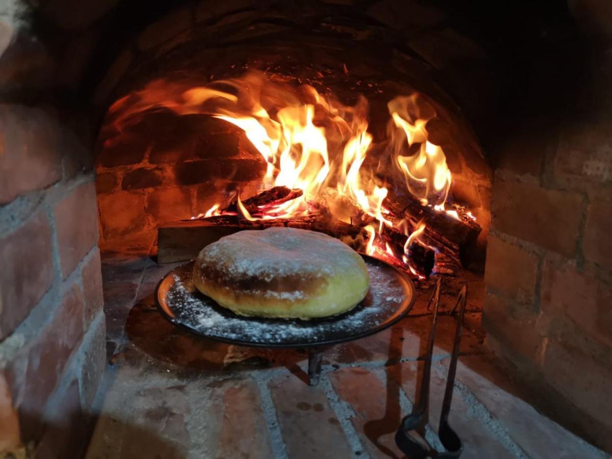 Rira - Rrajce, Shebenik Gjestgiverier *